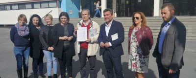 El CET presenta firmas solicitando más aparcamiento en La Carihuela y C. Alessandri